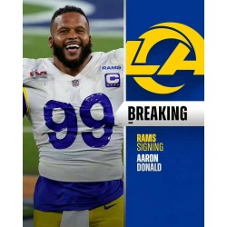 Le maillot n°99 des Rams est enfin de retour chez son propriétaire. Le maillot n°99 des Rams est enfin de retour chez son propriétaire.